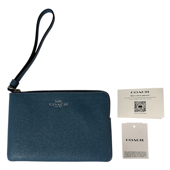 NWOT Coach Blue Wristlet - Picture 3 of 7